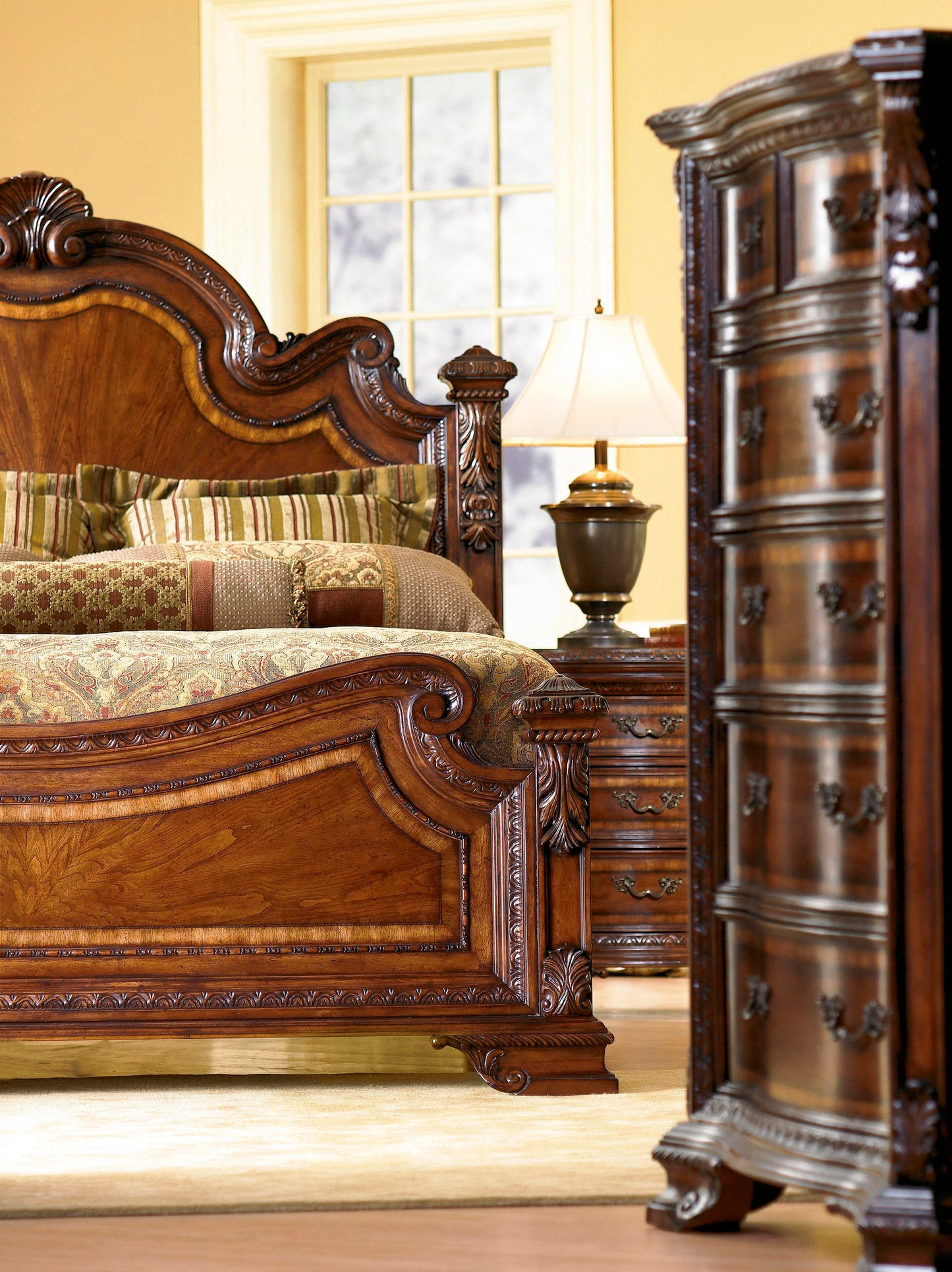 Old World Queen Estate Bed